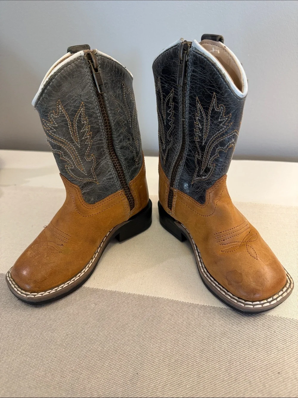 Cody James toddler Kids Two-Tone Tan and Black Western Pull-On Boots size 6